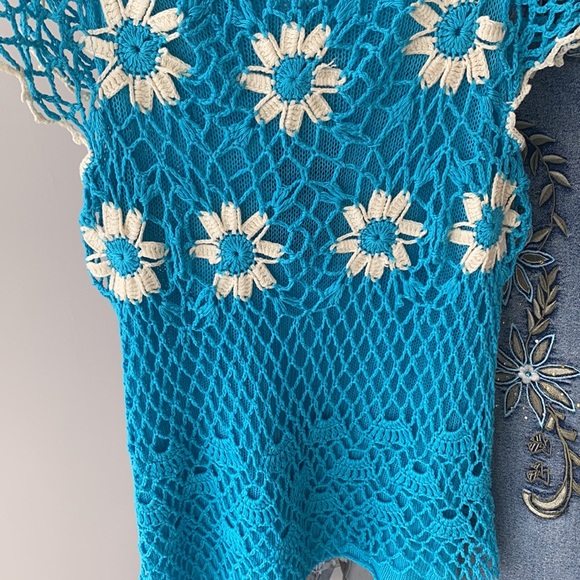 Crochet Floral Top - Picture 2 of 3